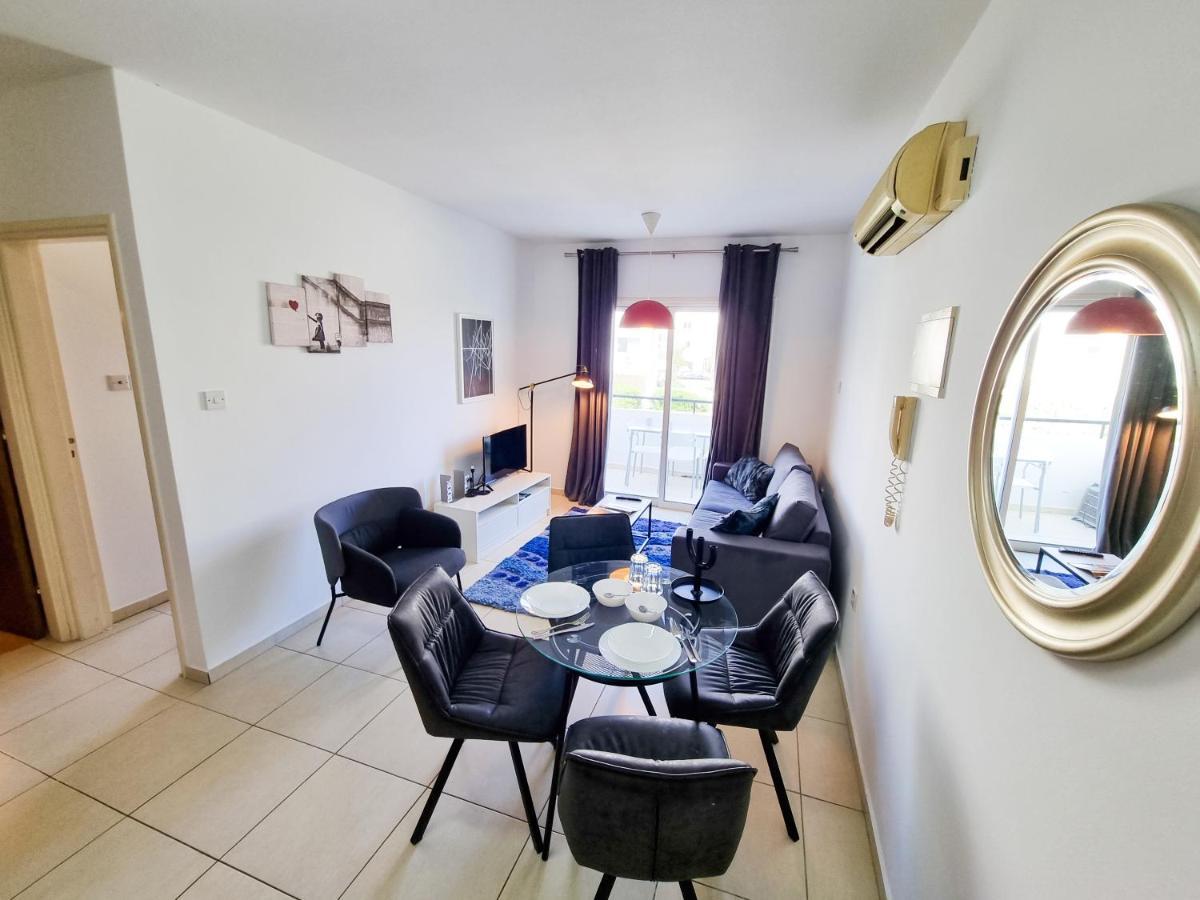 Seaside Heaven Apartment With Pool Larnaca Esterno foto